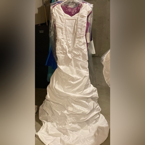 White Beautifully Modest satin mermaid wedding gown - Picture 4 of 6